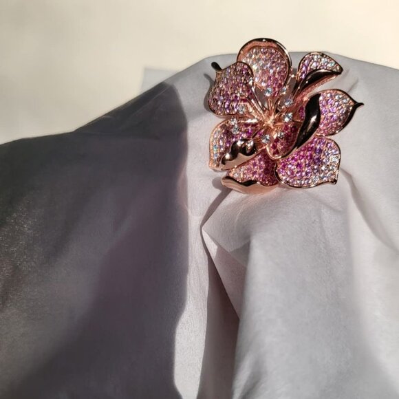 Neiman Marcus  Tropical Hibiscus Pink Silver Gemstone Flower Ring - Picture 3 of 3